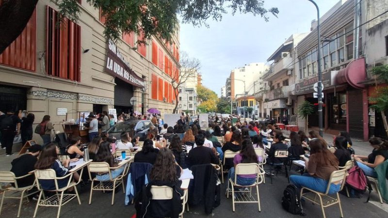 Profesoras y profesores celebran la Ley María da Penha en las escuelas y hacen un llamado a toda la sociedad en defensa de los derechos de las mujeres